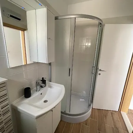 Apartman 2, Parking * סולין