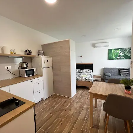 דירה Apartman 2, Parking