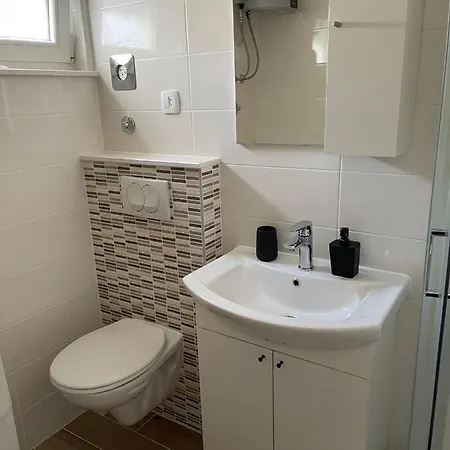 Apartman 2, Parking Apartment *